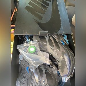 NIKE react Boots  SIZE 11 (men’s)  NWT  Black w/Nebula Blue Colored Accents